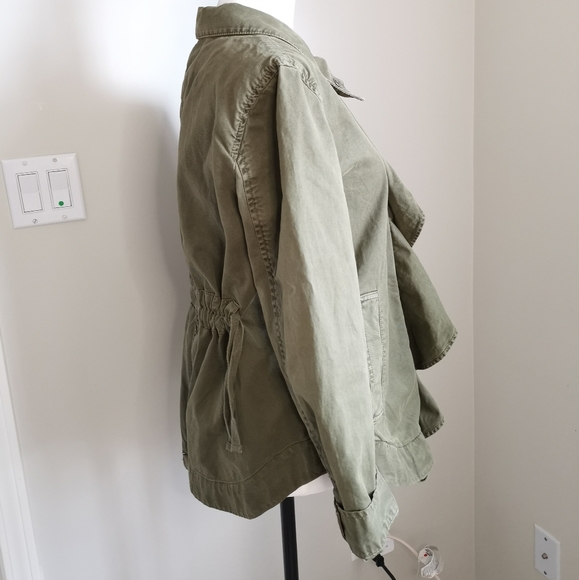 Classic Utility Jacket - Picture 2 of 9